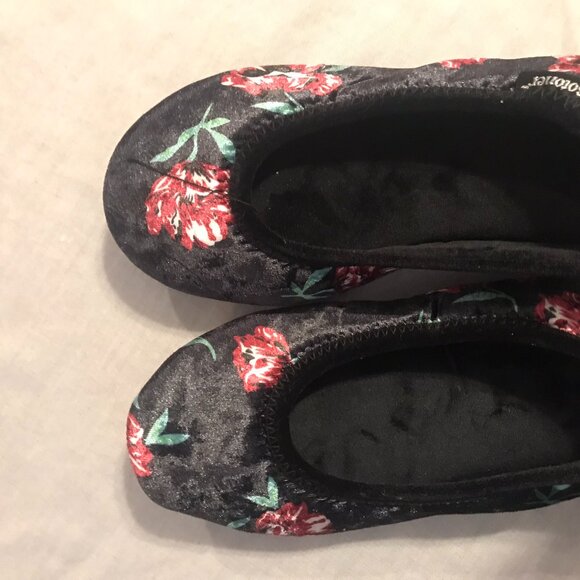 isotoner ballerina slippers - Picture 1 of 7